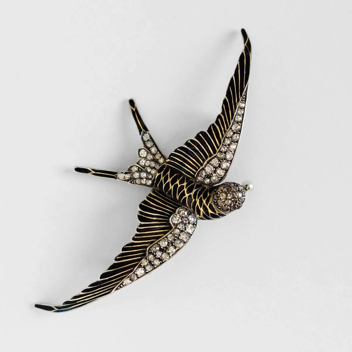 Broche "hirondelle" en or jaune et argent - Image 2
