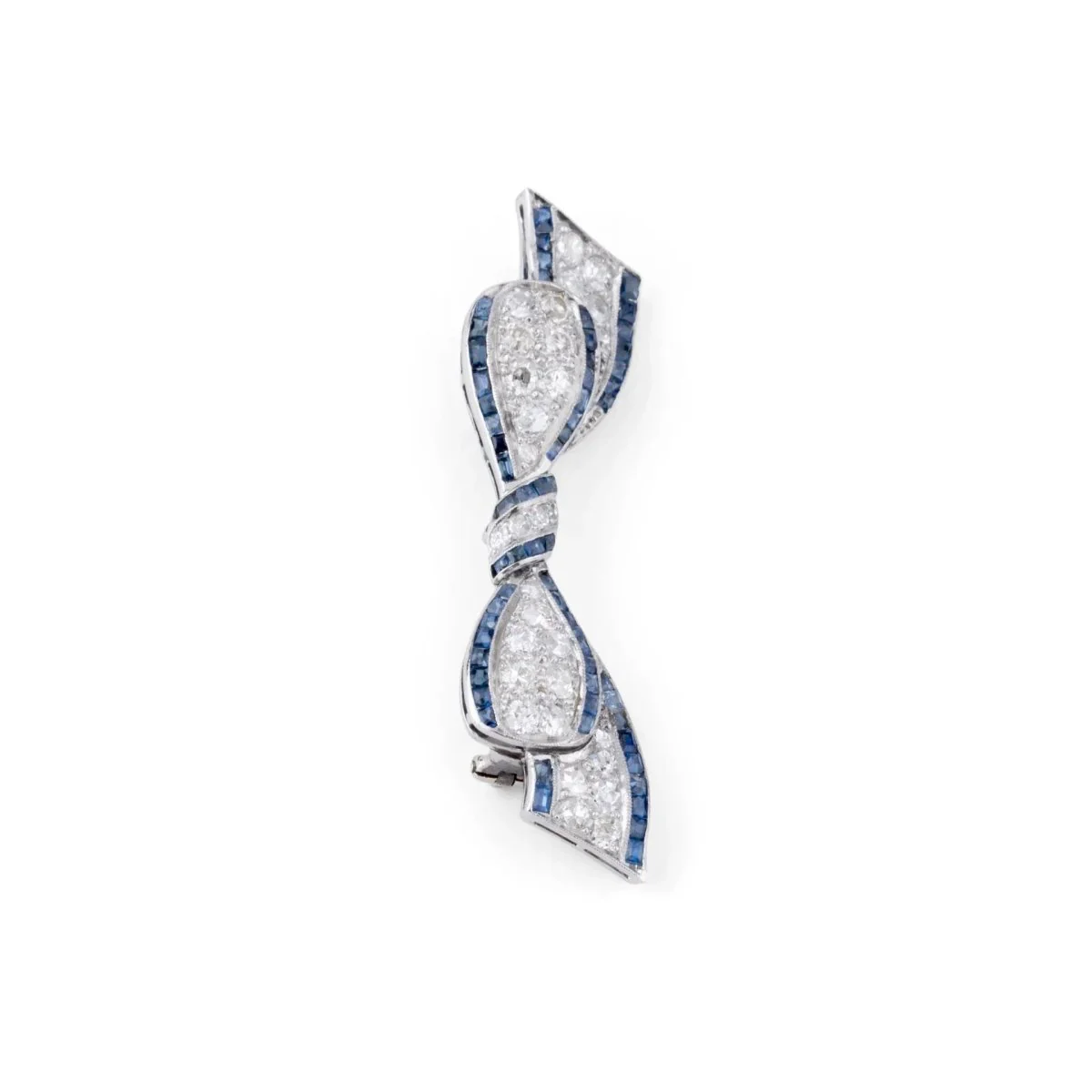 Broche nœud en platine Art Déco en diamant et saphirs calibrés - Image 3