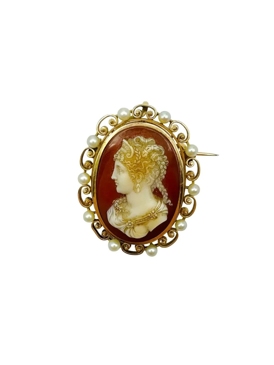 Broche Camée en Or jaune et Agate