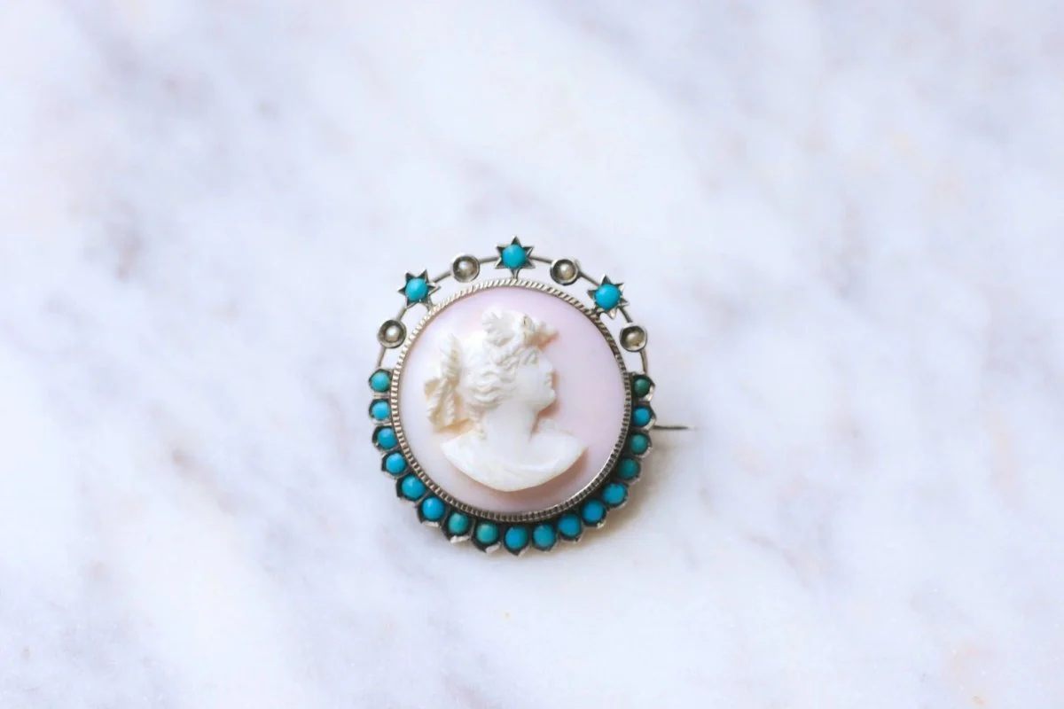 Broche ancienne Autrichienne camée coquille rose, turquoises, et perles sur argent - Image 2