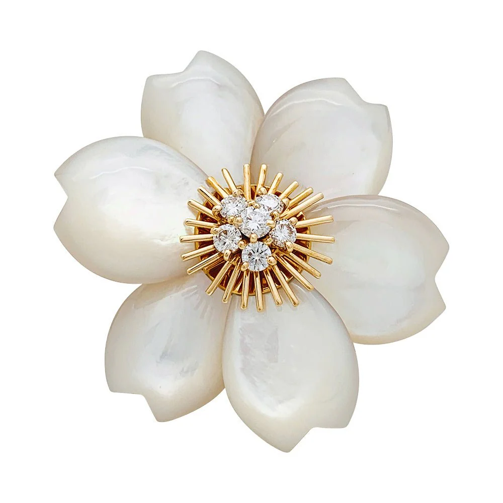 Broche Van Cleef & Arpels " Rose de Noël" en or jaune, diamants et nacre - Image 6
