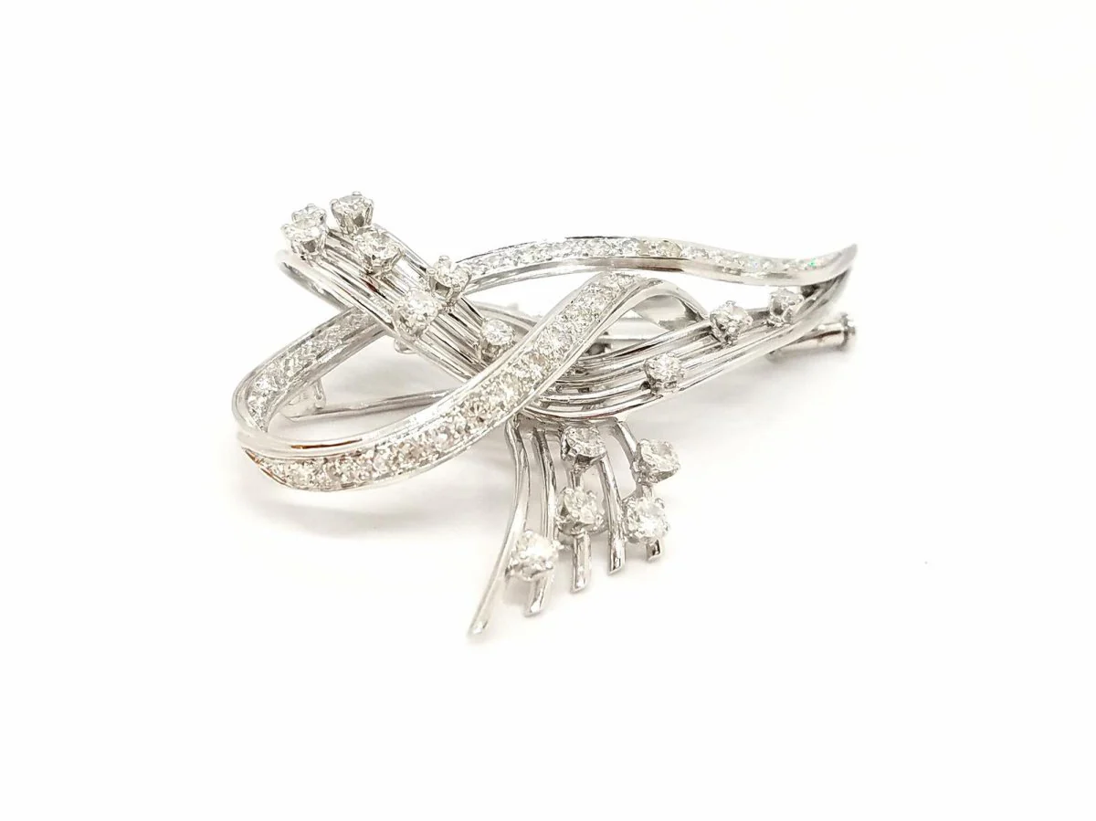 Broche en or blanc et diamants - Image 13