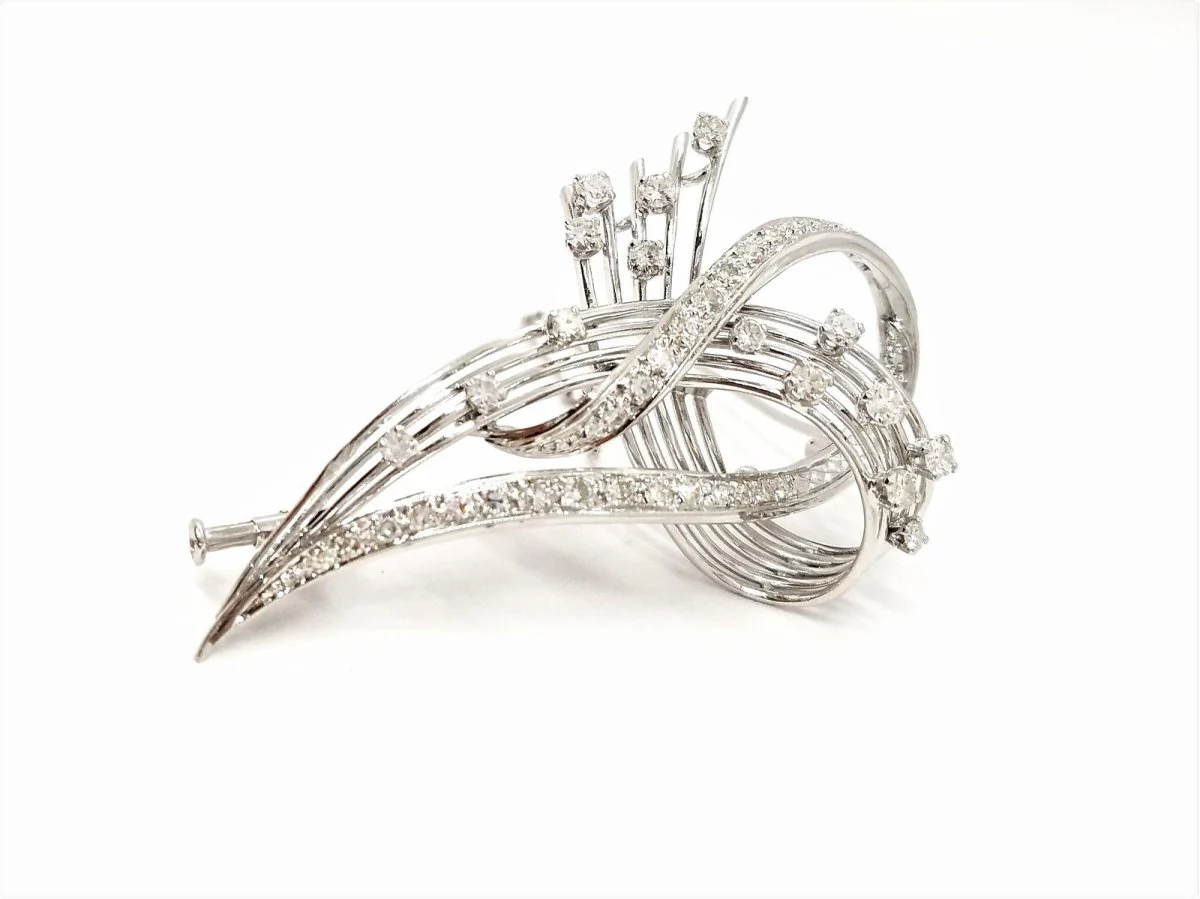 Broche en or blanc et diamants - Image 2