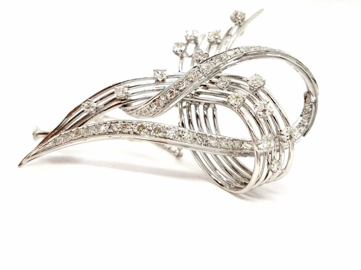 Broche en or blanc et diamants - Image 6