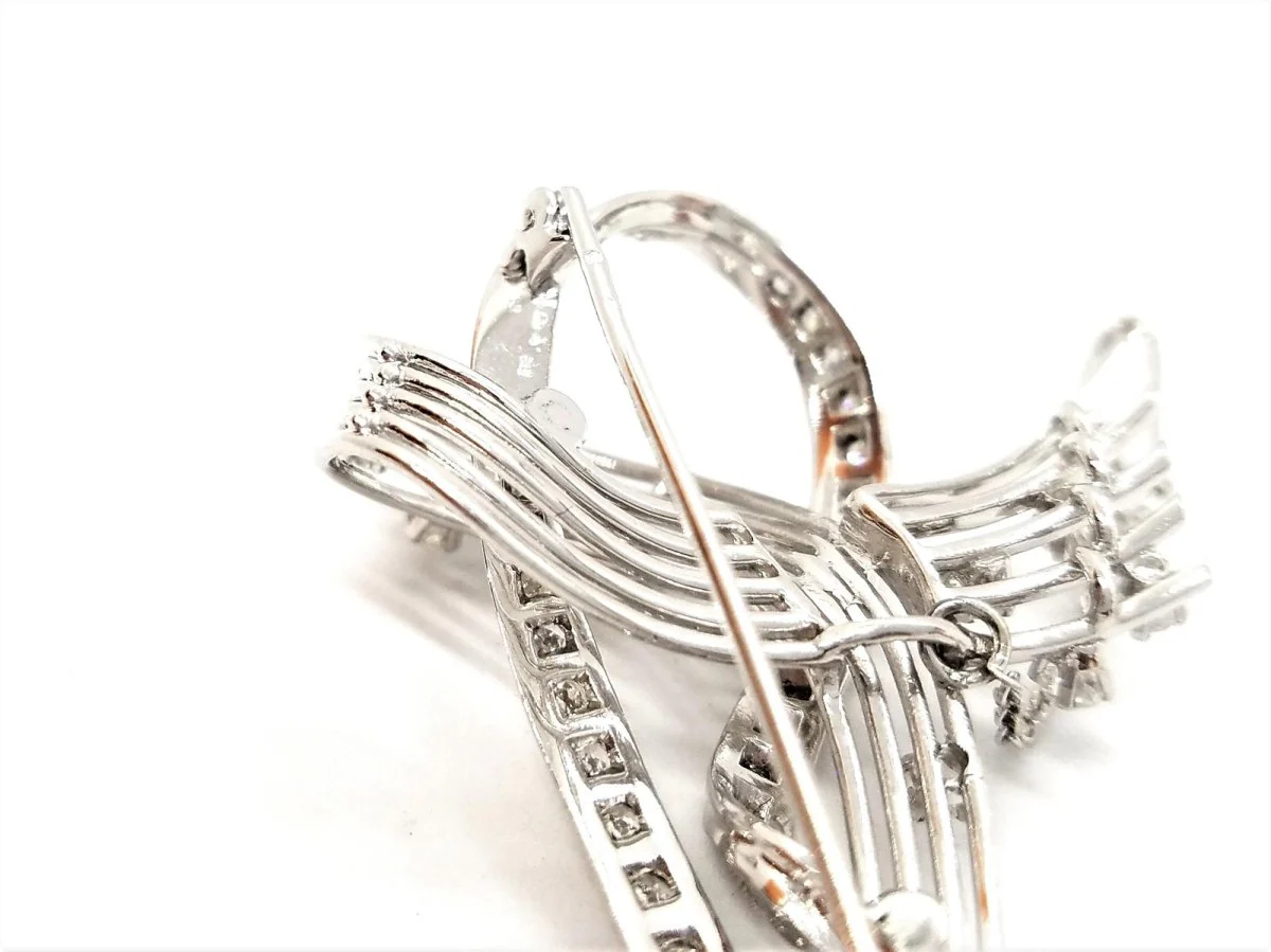 Broche en or blanc et diamants - Image 7