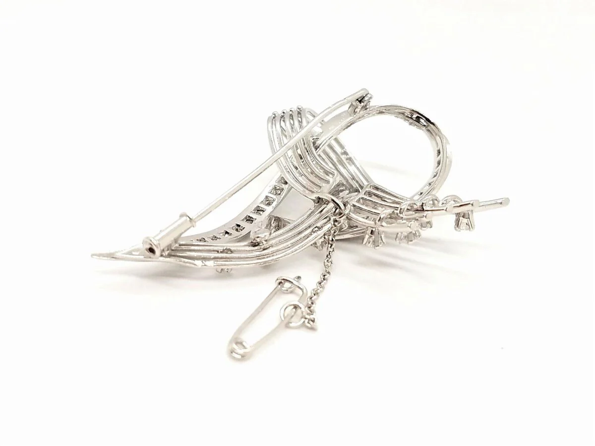 Broche en or blanc et diamants - Image 8