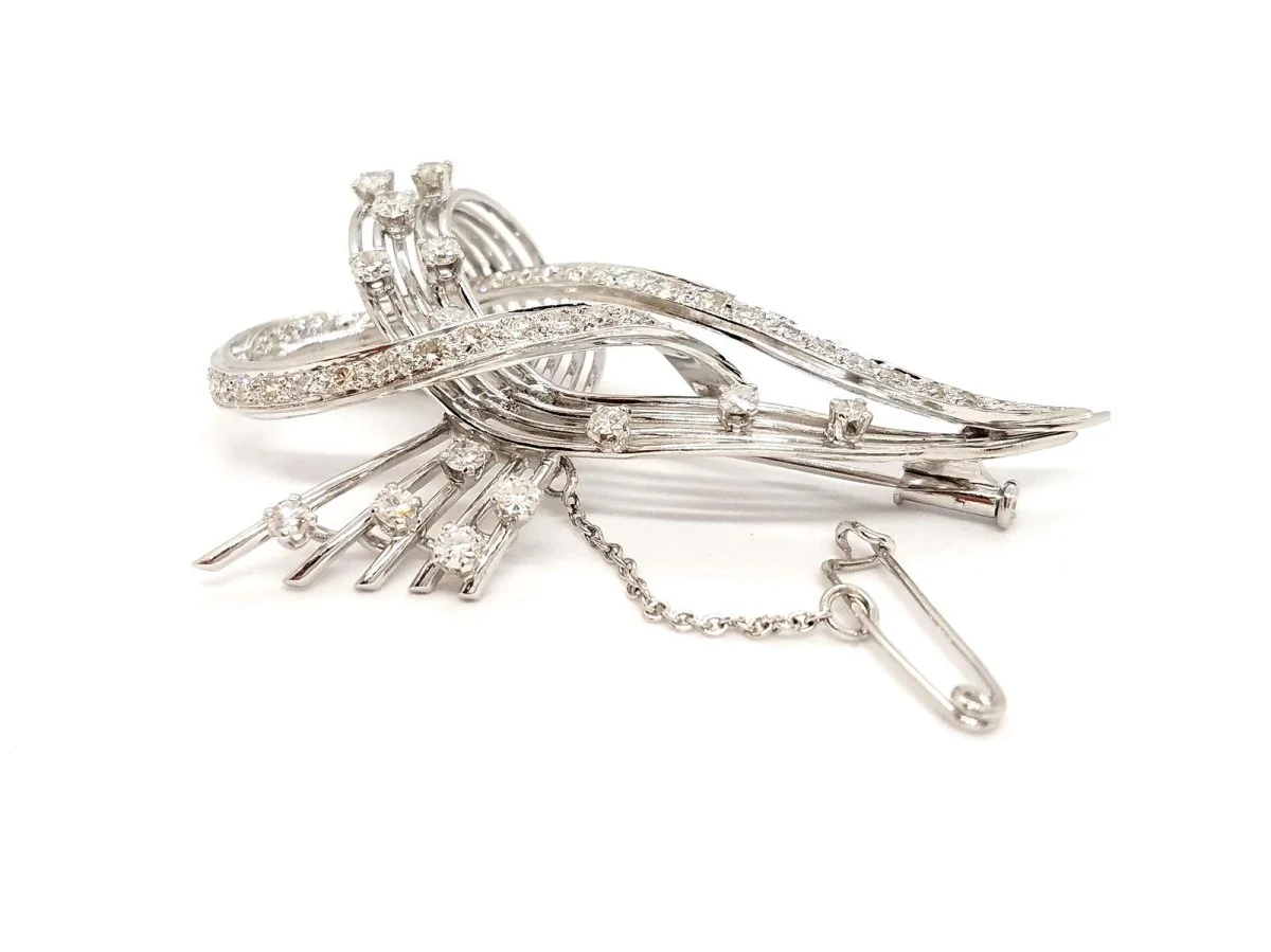 Broche en or blanc et diamants - Image 9