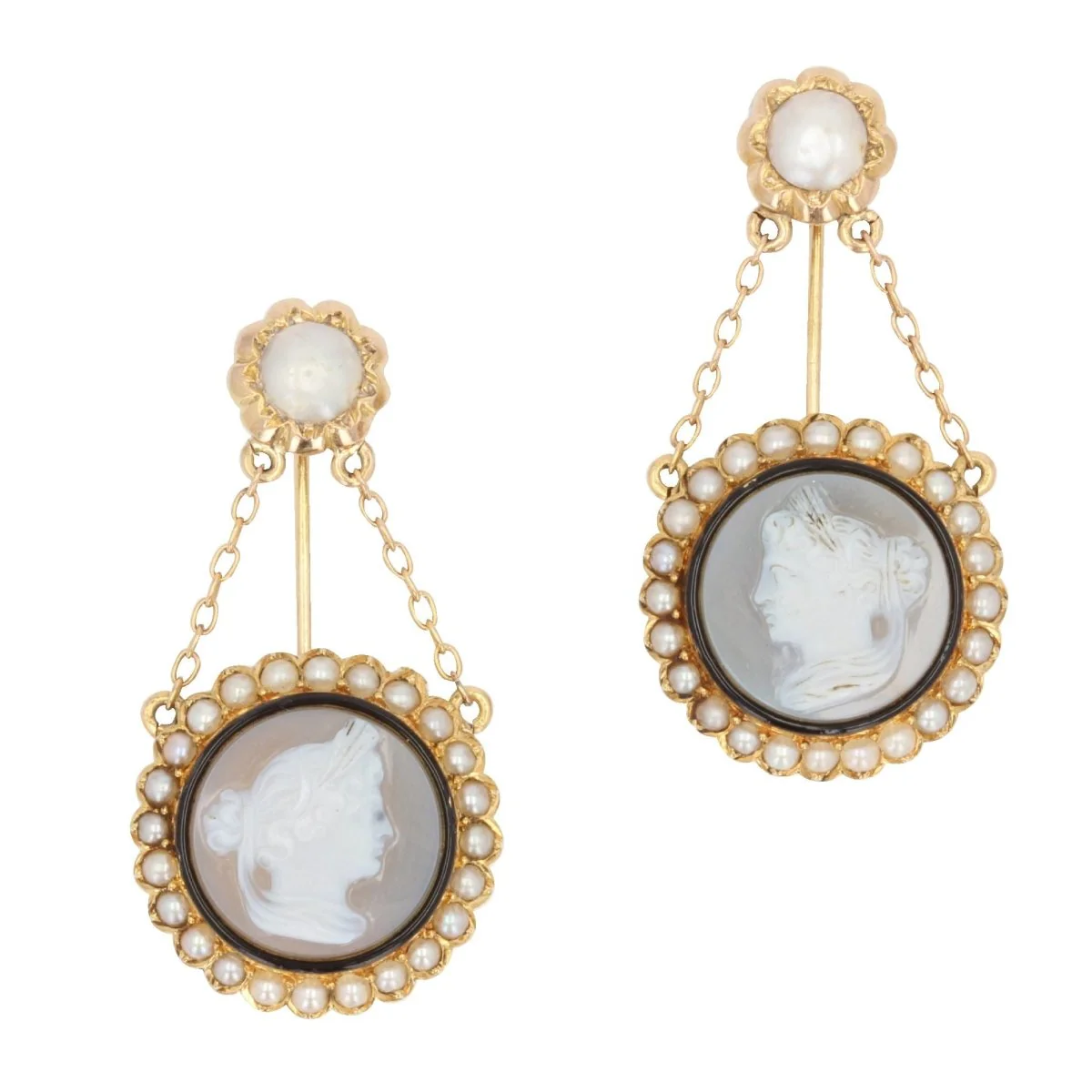 Broches en or jaune, agate et perles
