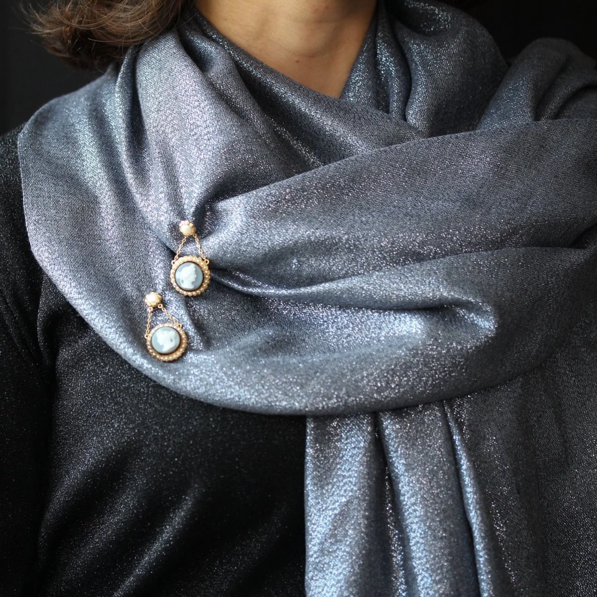 Broches en or jaune, agate et perles - Image 2