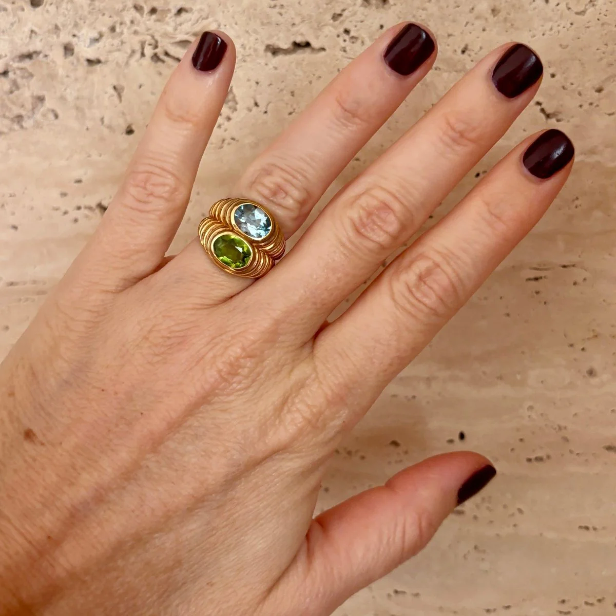 Bulgari Doppio Baccellato Ring in 18k Yellow Gold with Blue Topaz & Peridot, Circa 1980 - Image 2