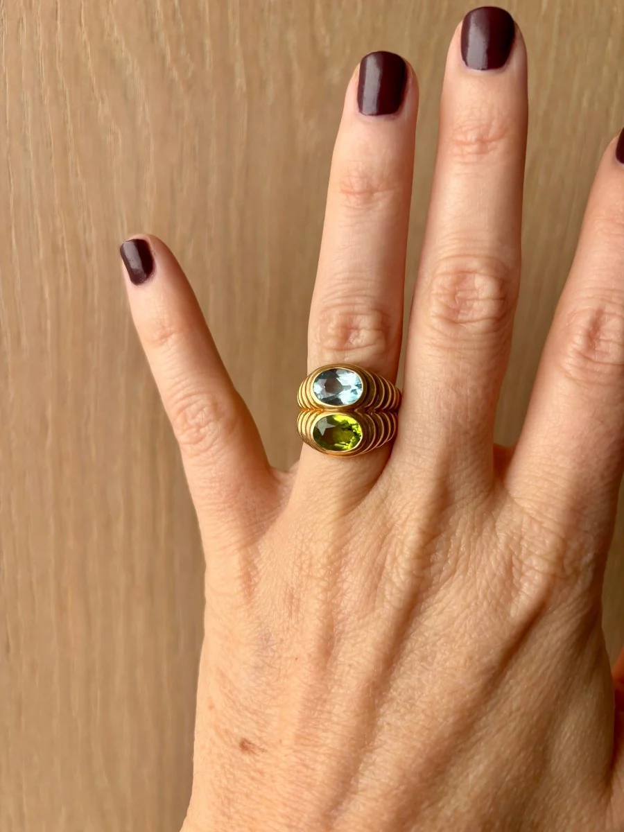 Bulgari Doppio Baccellato Ring in 18k Yellow Gold with Blue Topaz & Peridot, Circa 1980 - Image 3