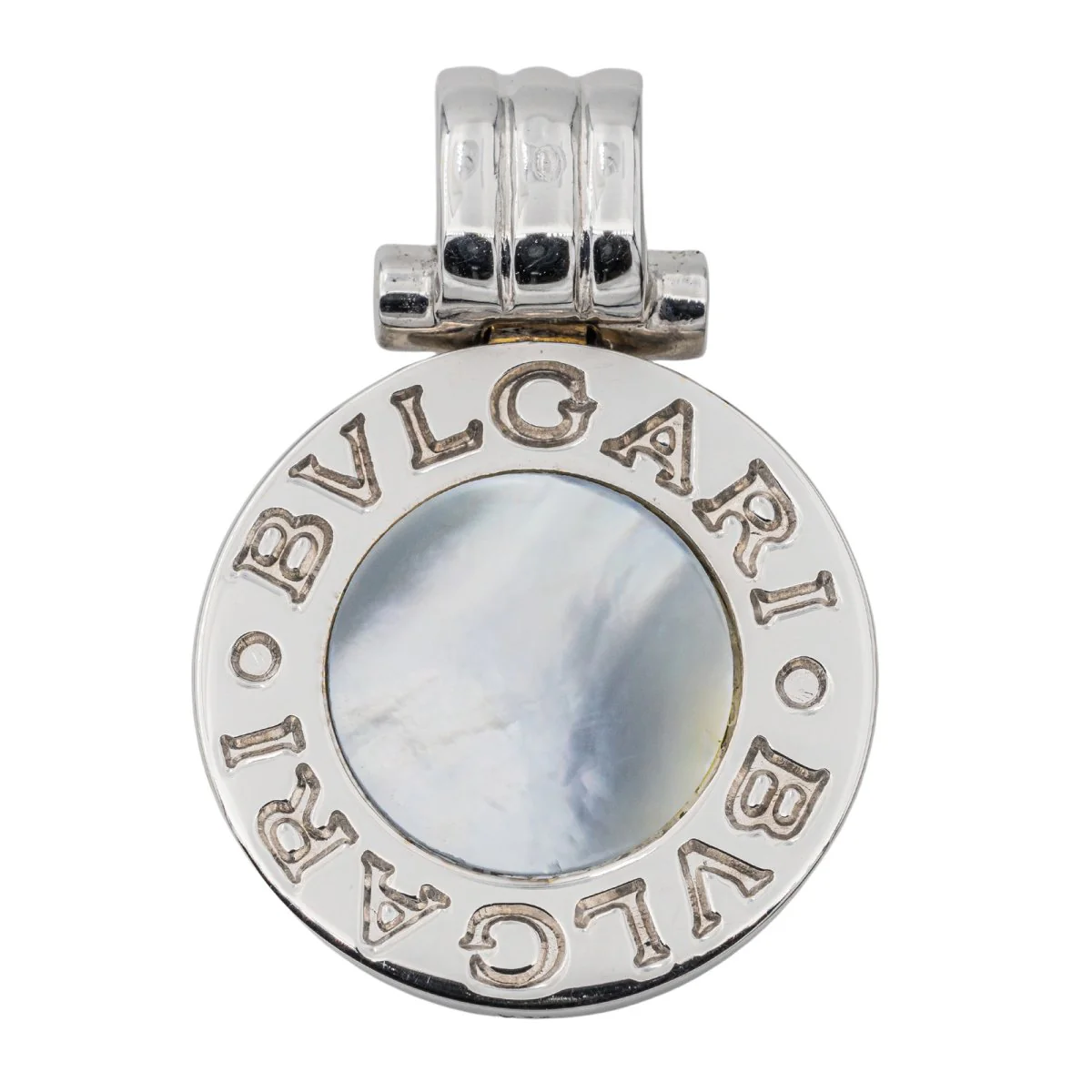 Pendentif BULGARI en or blanc et onyx
