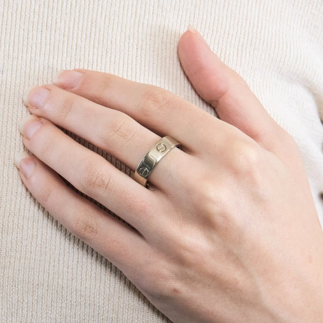 Bague Alliance CARTIER "Love" en or blanc - Image 2