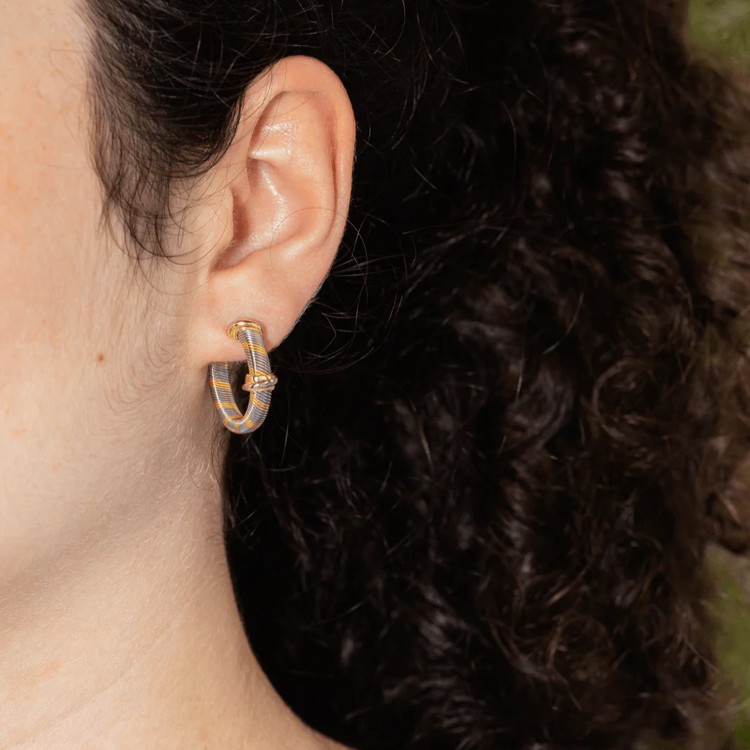 Boucles d'oreilles Créoles en or jaune et acier - Image 2