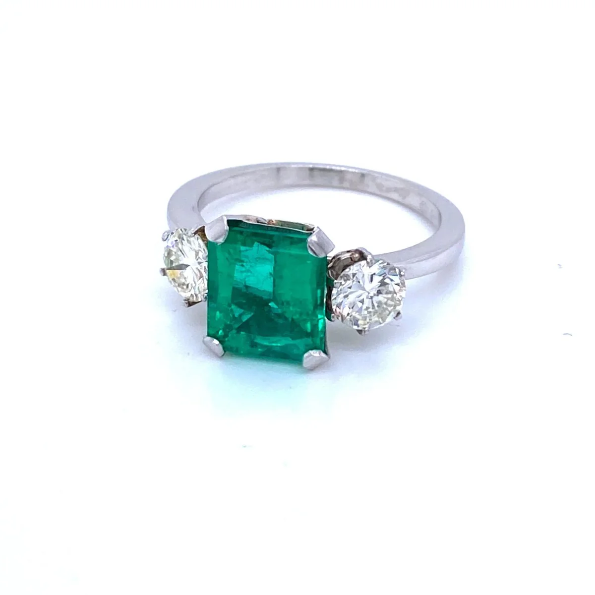 Bague en platine, émeraude et diamant - Image 3