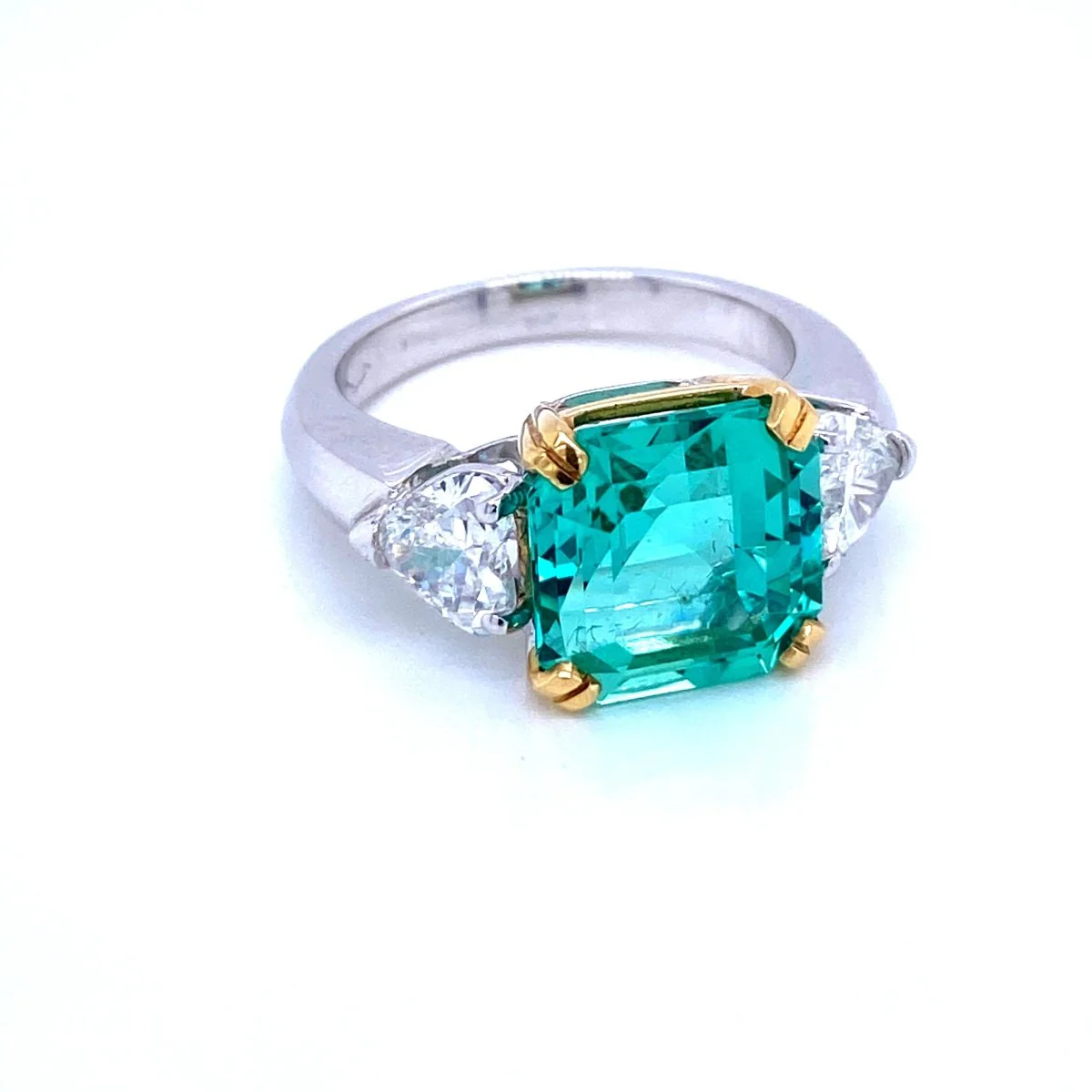 Certified 5.55 Carat Colombian Natural Emerald Heart Diamond Ring - Image 2