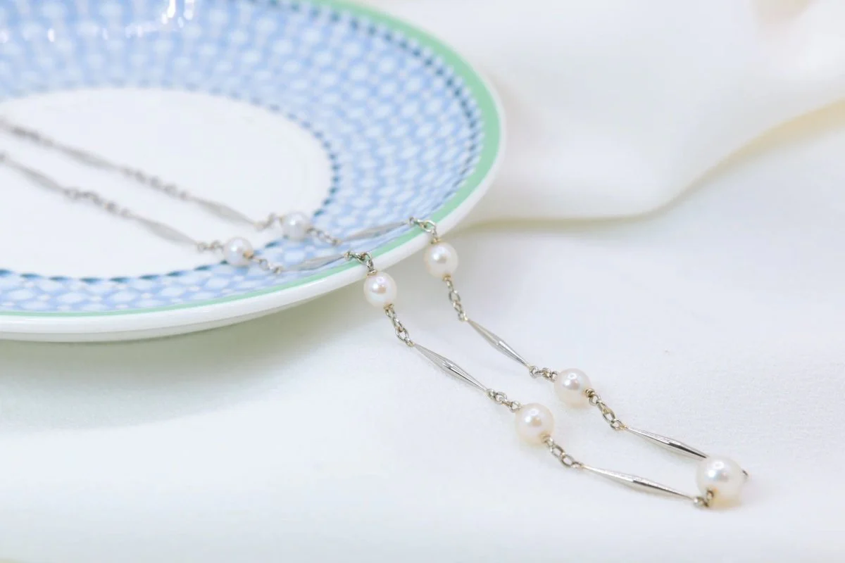 Collier chaîne vintage en bâtonnets d’or et perles - Image 6
