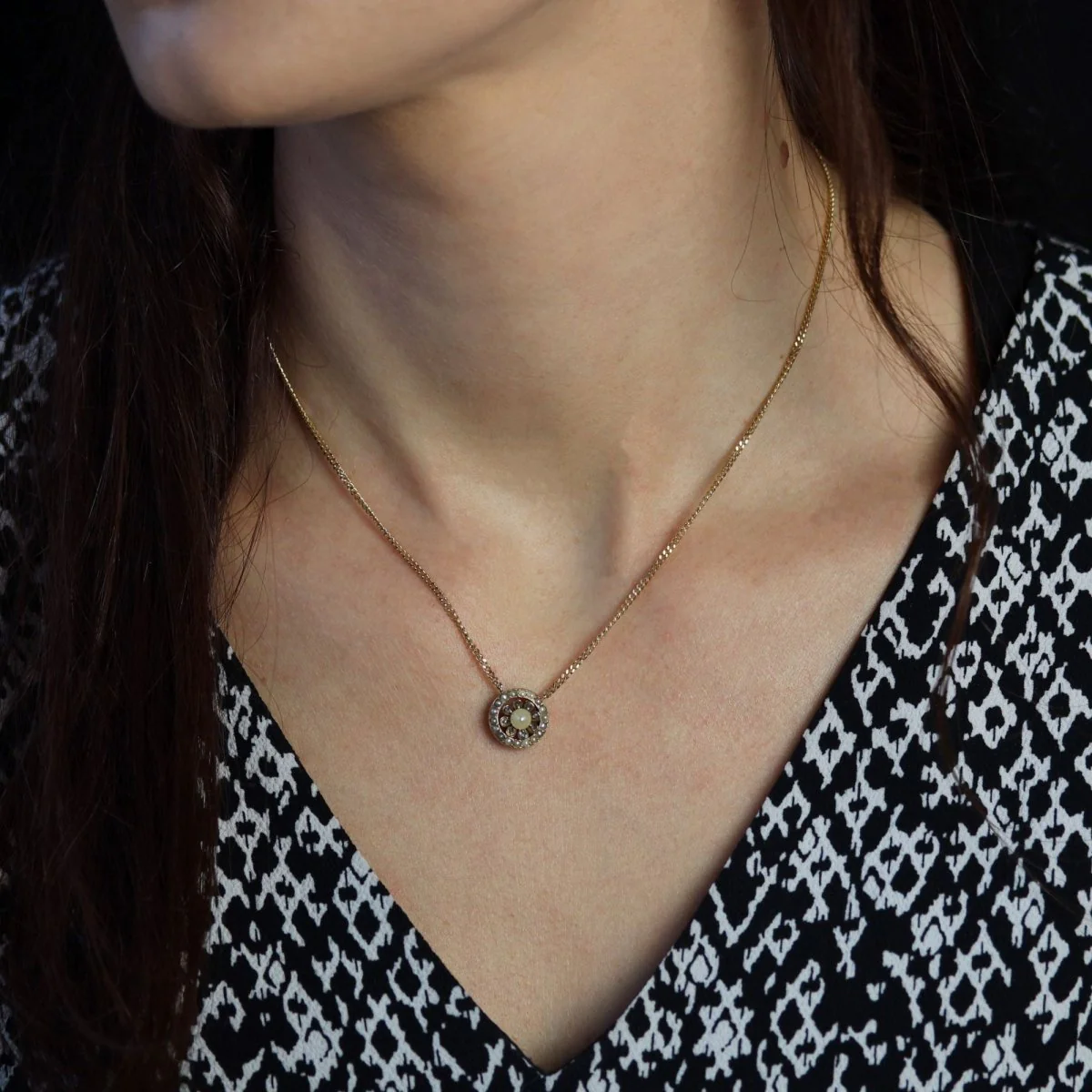 Collier Pendentif en or jaune, perles et diamants - Image 2