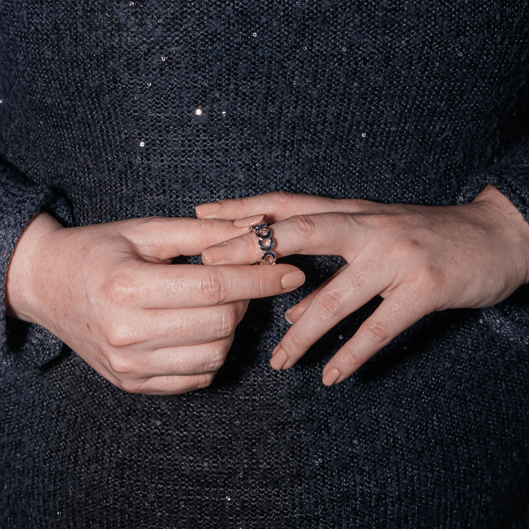 Bague CHANEL "Coco" en or blanc - Image 2