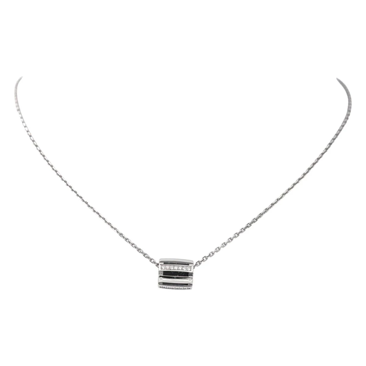 Collier Pendentif CHAUMET "Class One" en or blanc et diamants