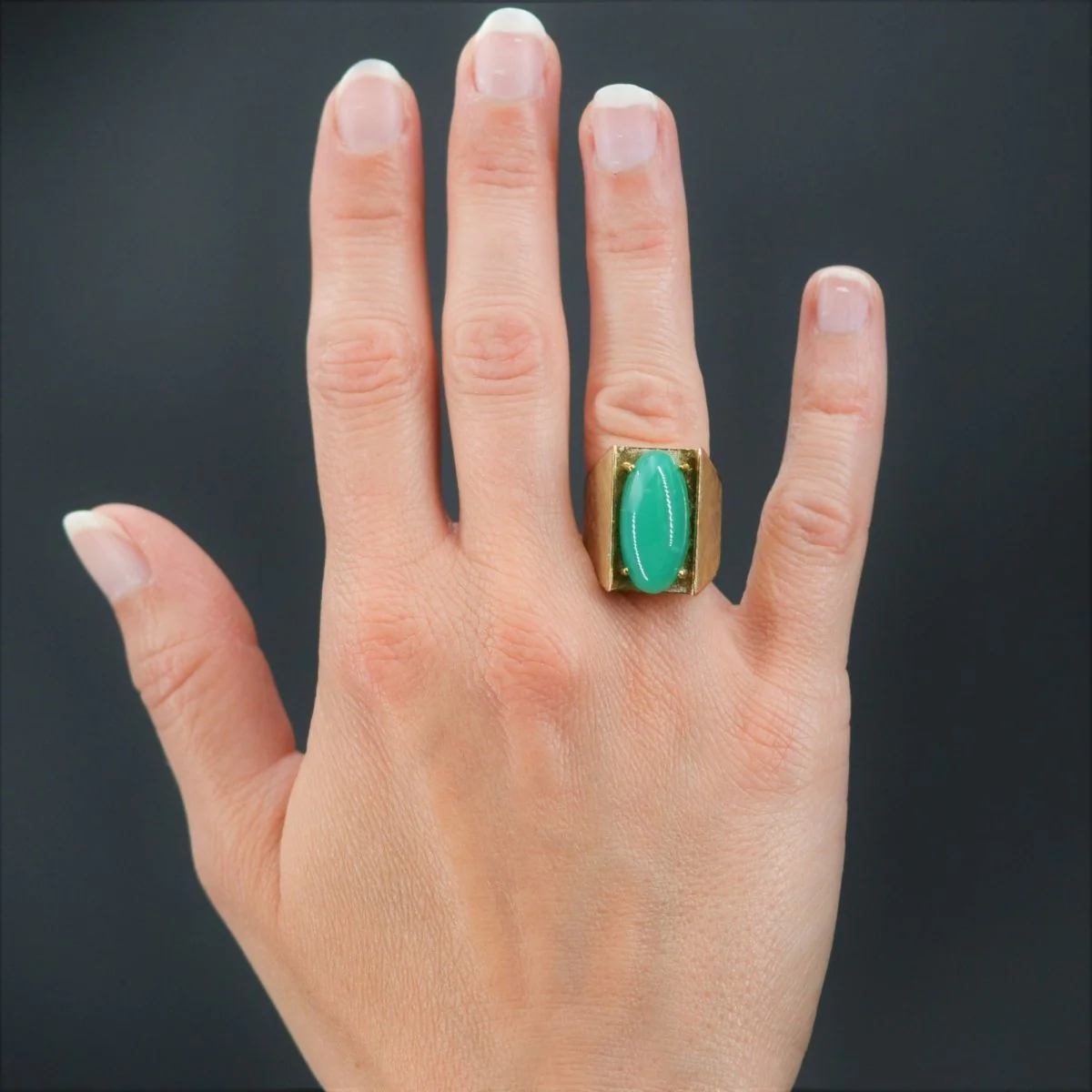 Bague Chevalière en or jaune et chrysoprase - Image 2