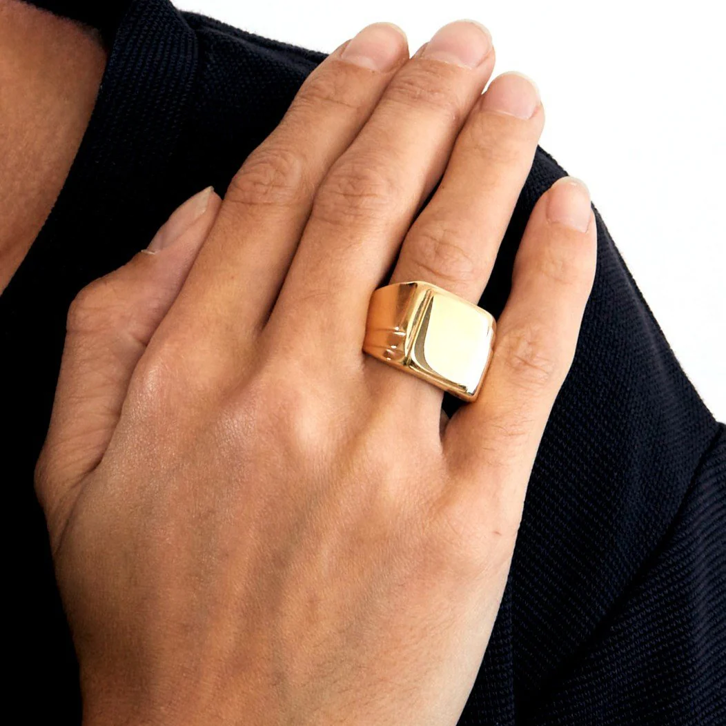 Bague Chevalière en or jaune - Image 2