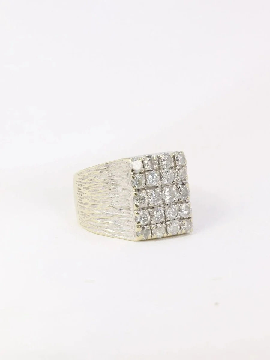 Chevalière vintage en or pavée de diamants - Image 3