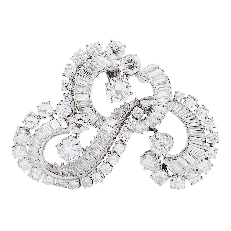 Clip J.Lacloche, "Volutes", platine, or blanc, diamants