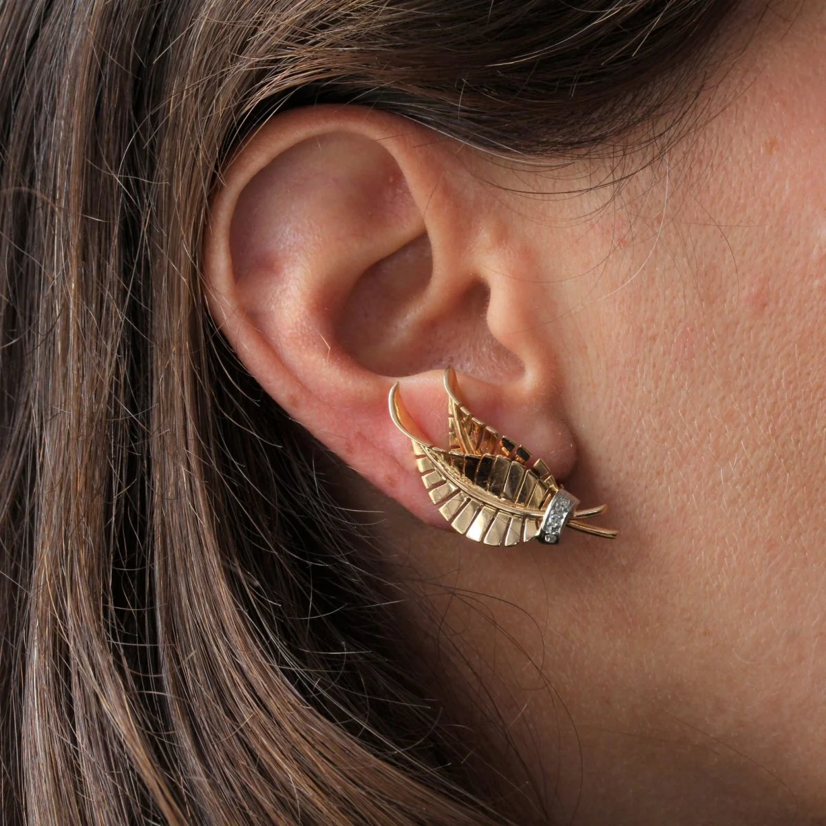 Boucles d'oreilles Clips en or jaune, platine et diamants - Image 2