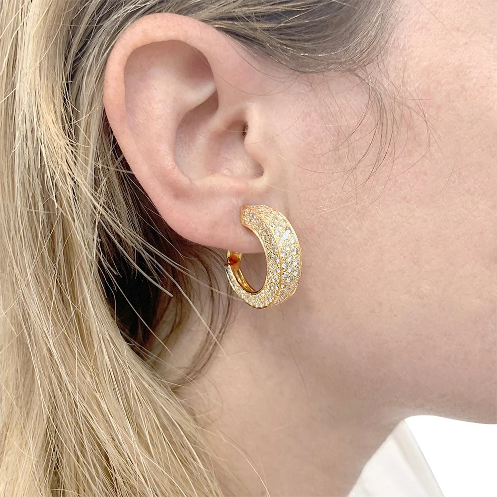 Boucles d'oreilles Clips O.J PERRIN, en or jaune et diamants - Image 7