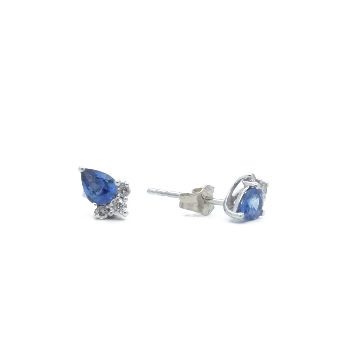 Boucles d'oreilles Clous en or blanc, saphir et diamants - Image 4