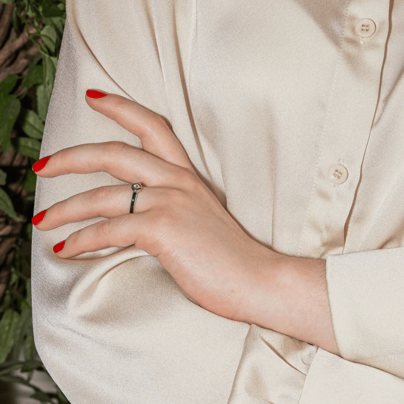 Bague Solitaire CLOZEAU en or blanc, laque et diamant - Image 2