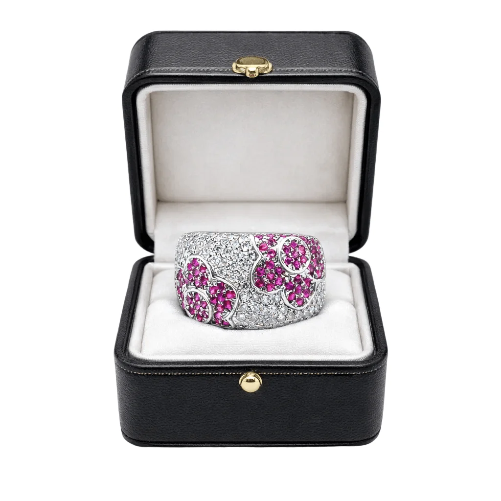 Bague Bandeau en or blanc, rubis et diamants - Image 7