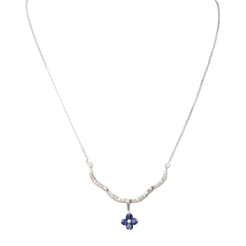 Collier en or blanc, saphirs et diamants