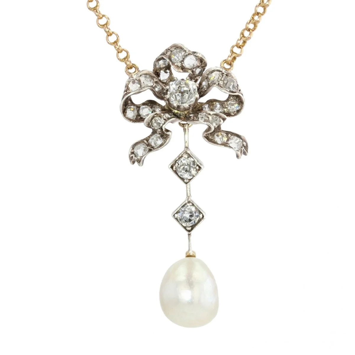 Collier en or jaune, perle et diamants