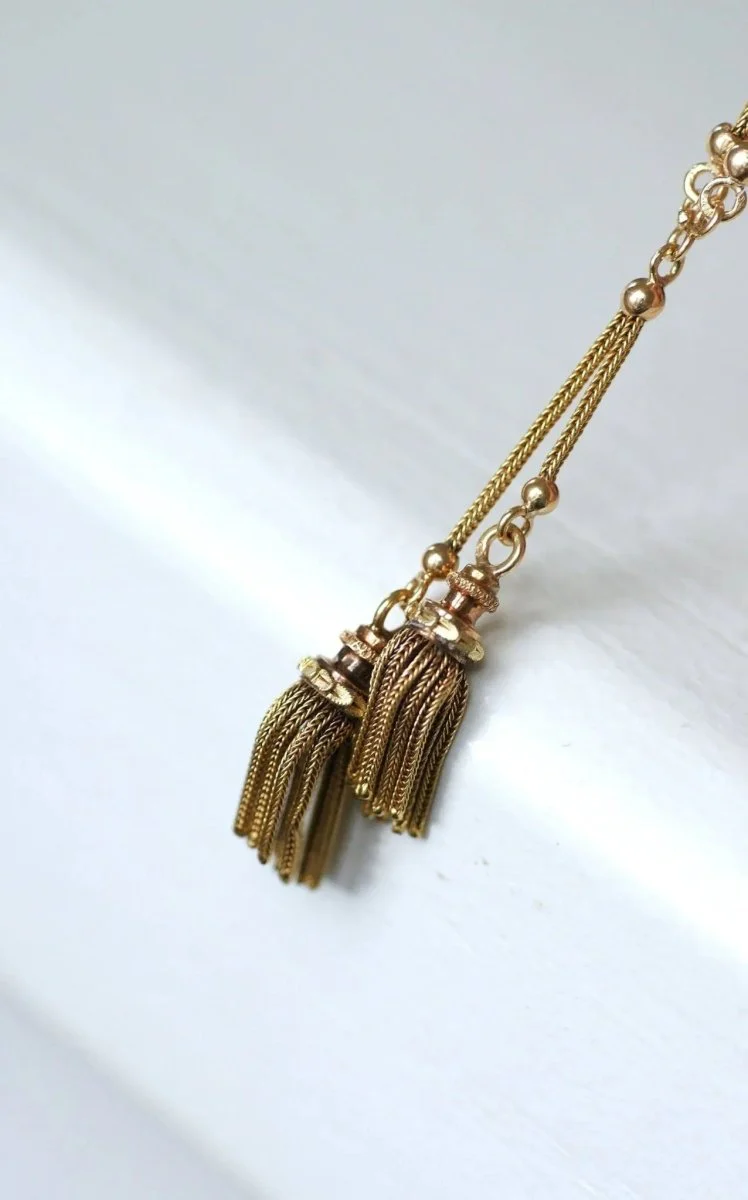 Collier trois ors négligé pompons - Image 9