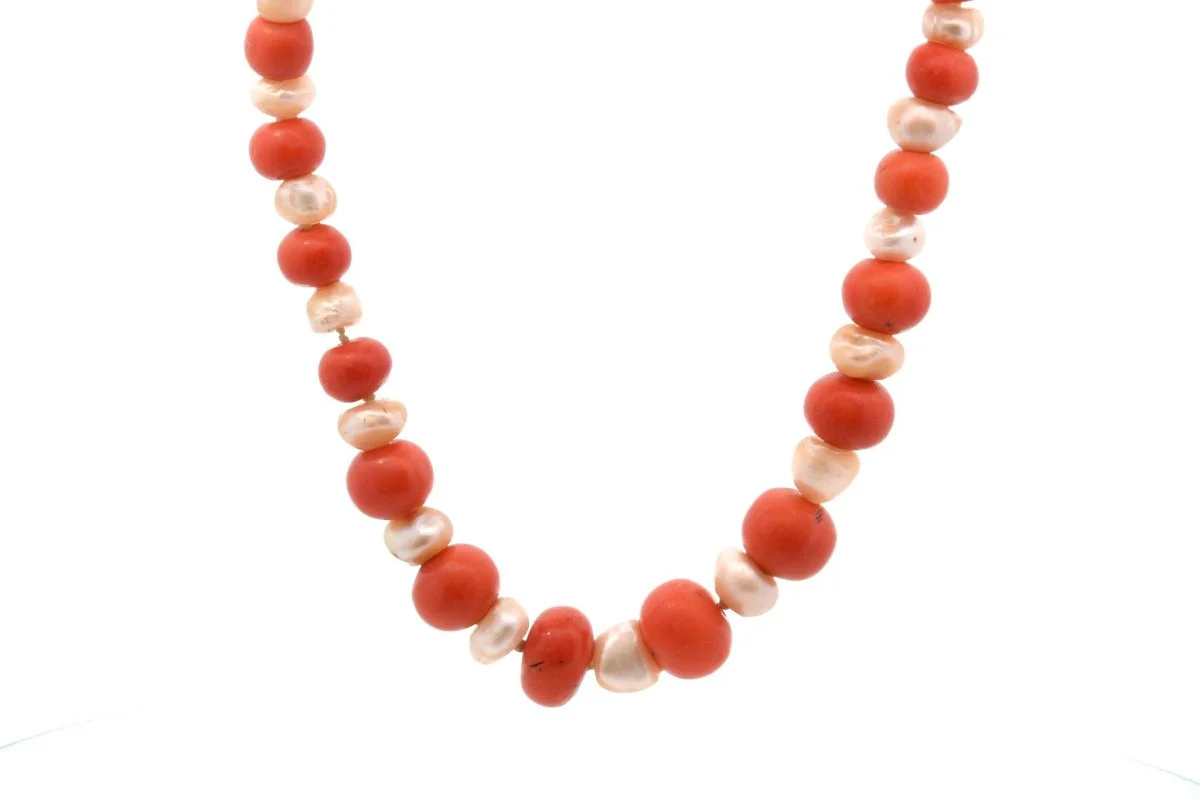Collier perles fines et corail en or jaune - Image 2
