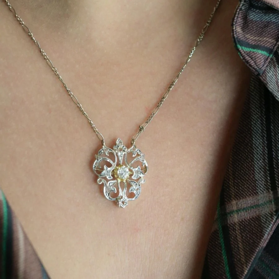 Collier Pendentif en or jaune, or blanc et diamants - Image 2
