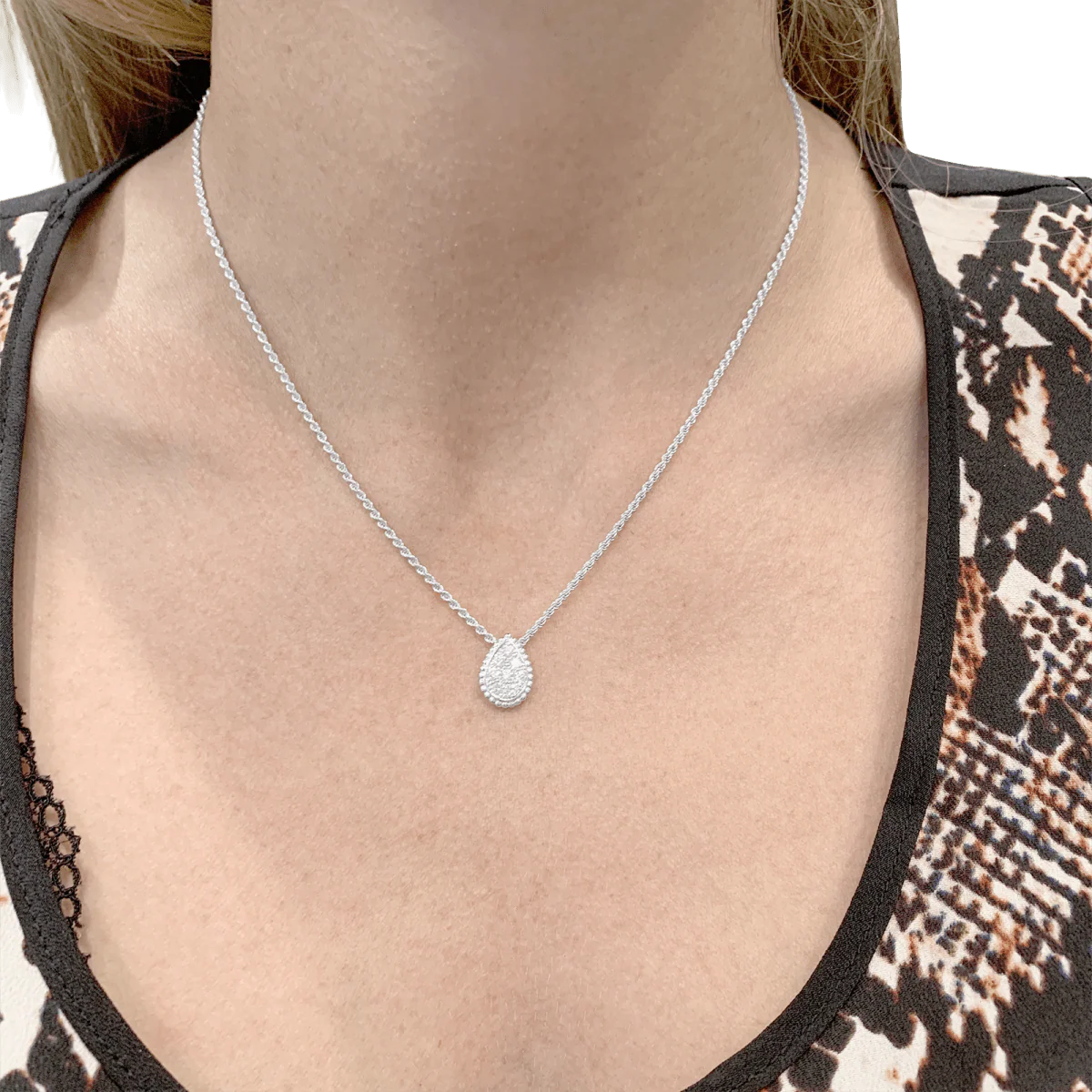 Collier BOUCHERON Serpent Bohème en or blanc et diamants. - Image 2