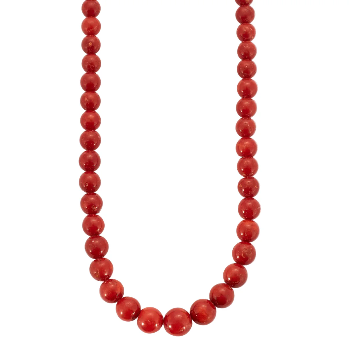 Collier de perles corail et fermoir en or jaune
