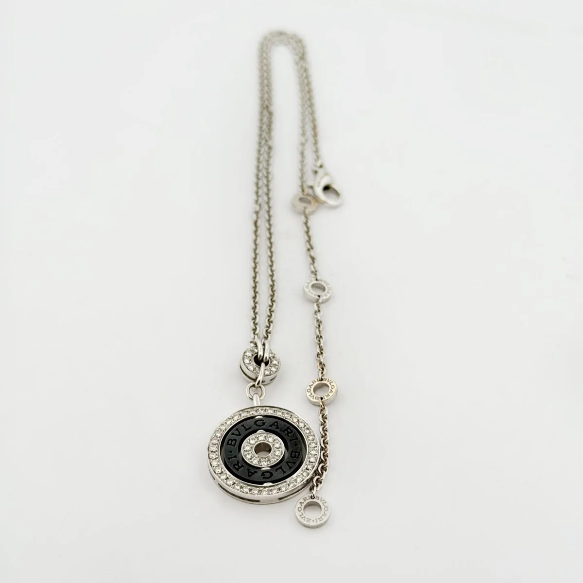 Collier BULGARI "Astrale" en or blanc, onyx et diamants - Image 3