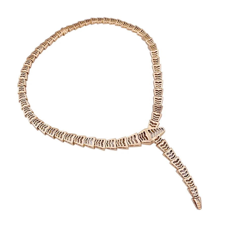 Collier BULGARI “Serpenti Viper” en or rose, nacre et diamants - Image 4