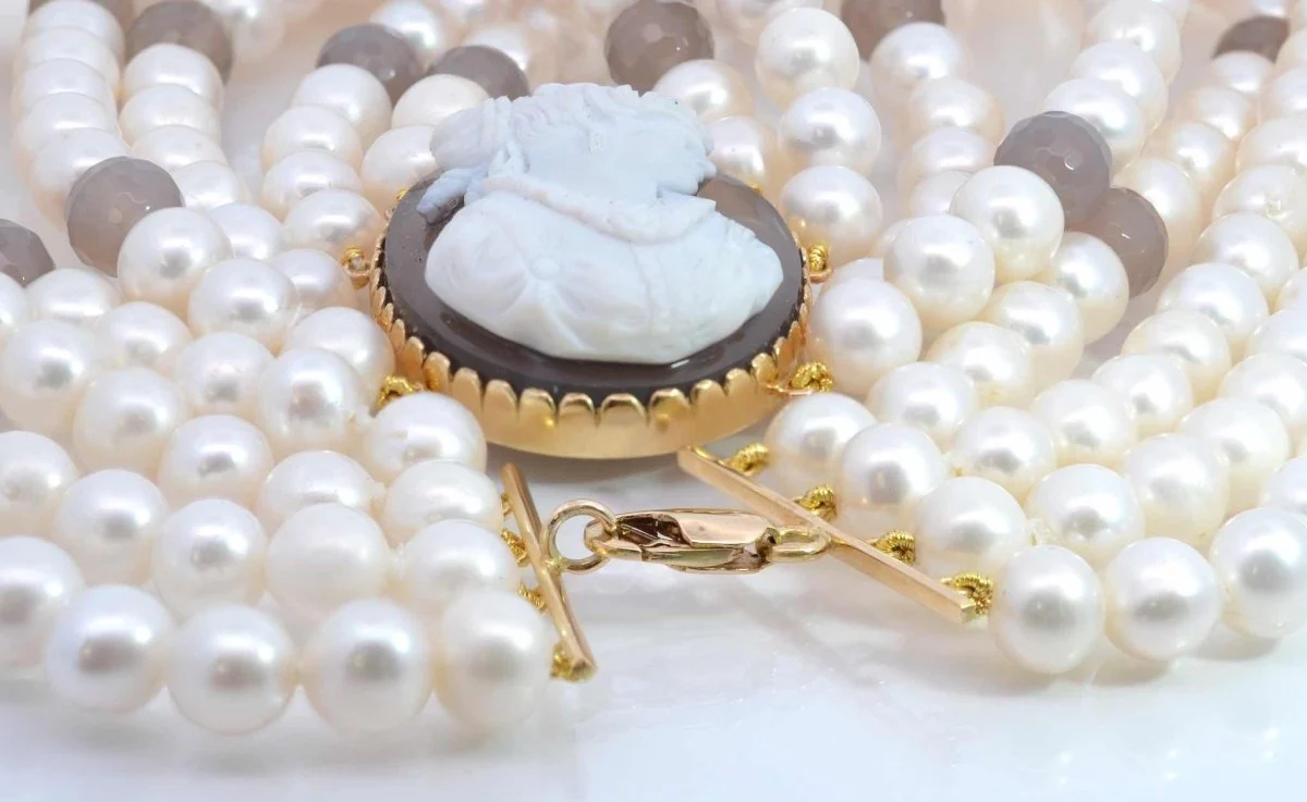 Collier camée agate et perles d'eau douce en or - Image 3