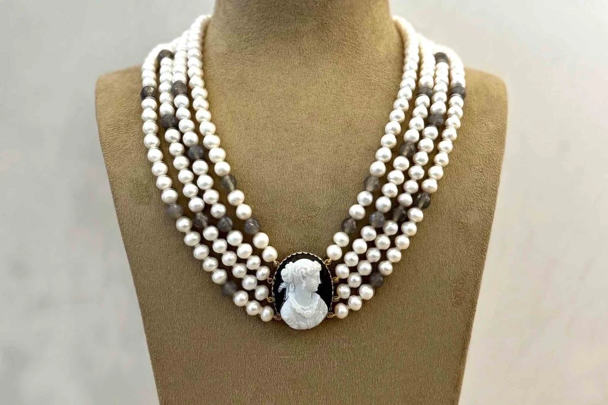 Collier camée agate et perles d'eau douce en or - Image 4