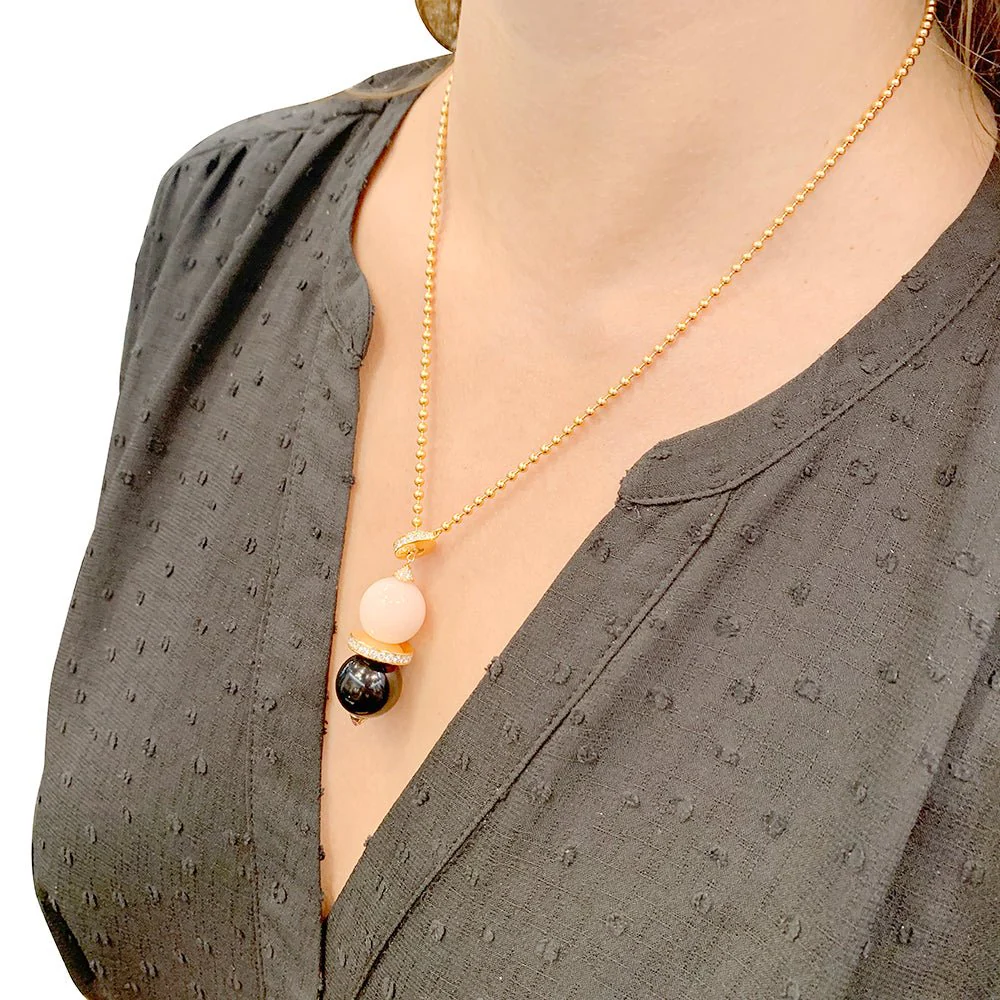 Collier Cravate CARTIER "Evasion Joaillière" en or rose, opale, onyx, saphir et diamants - Image 2