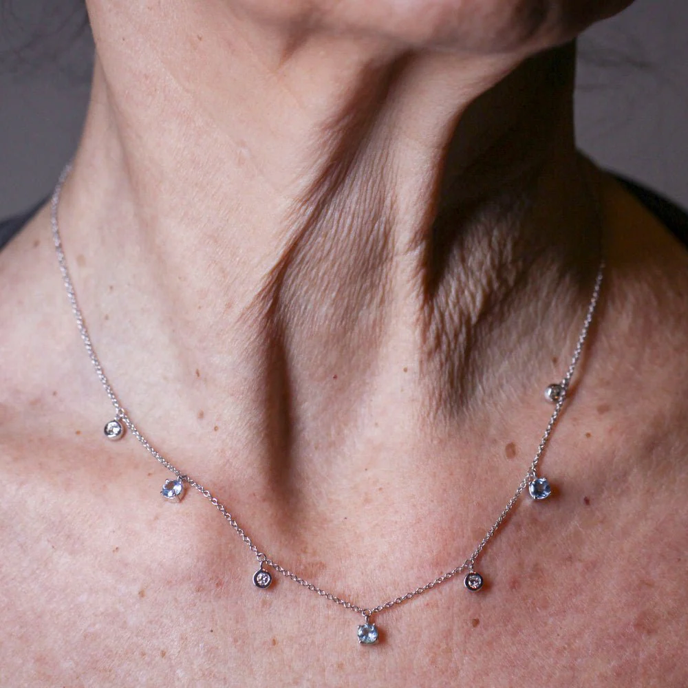 Collier Chaîne BELL en or blanc, topaze et diamants - Image 2