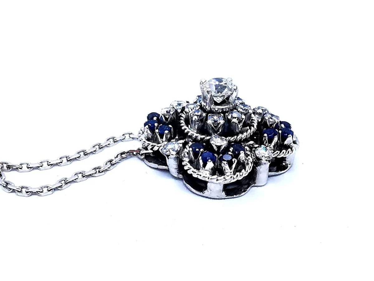 Collier Pendentif en or blanc, saphirs et diamants - Image 6