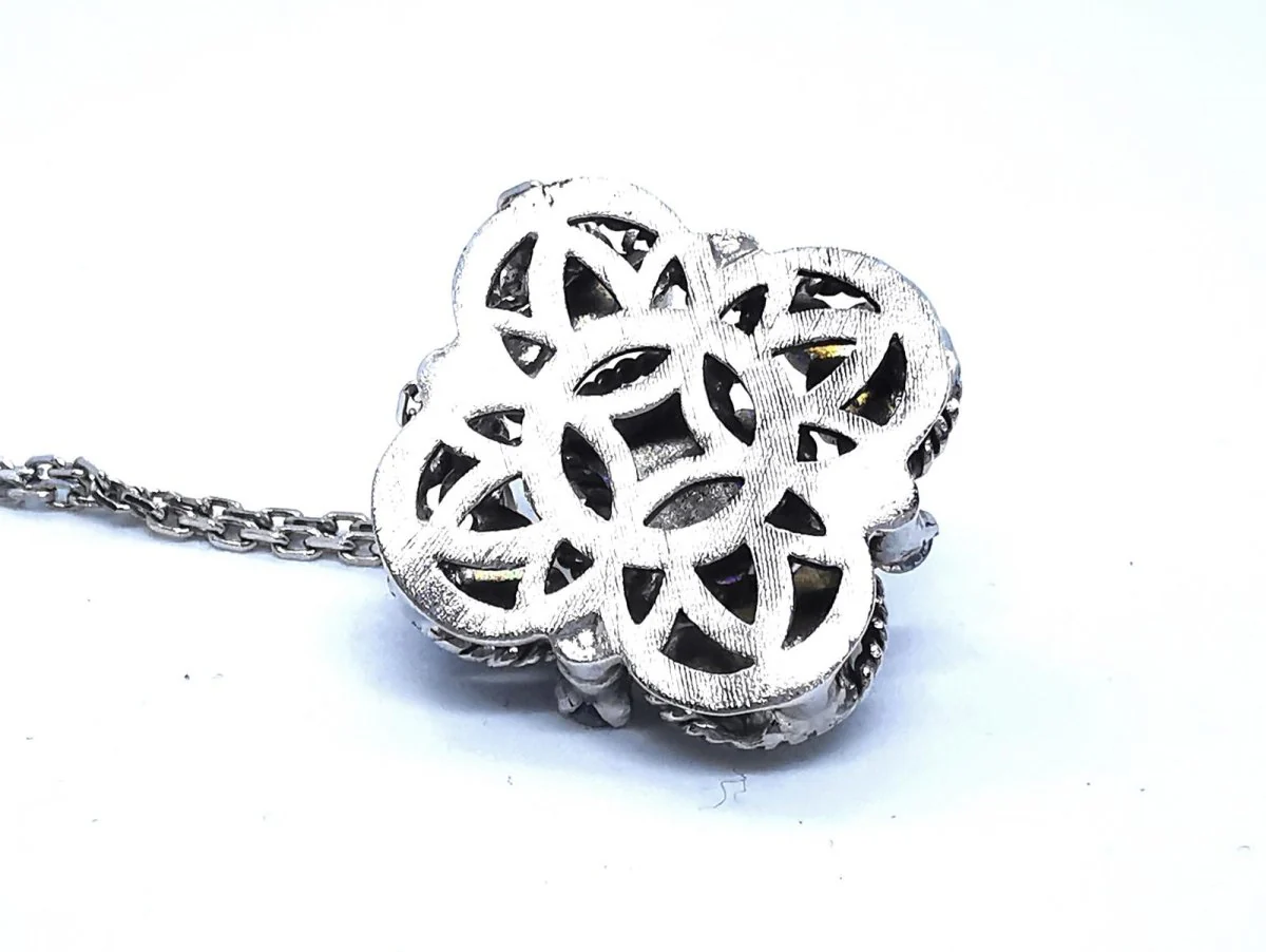 Collier Pendentif en or blanc, saphirs et diamants - Image 7