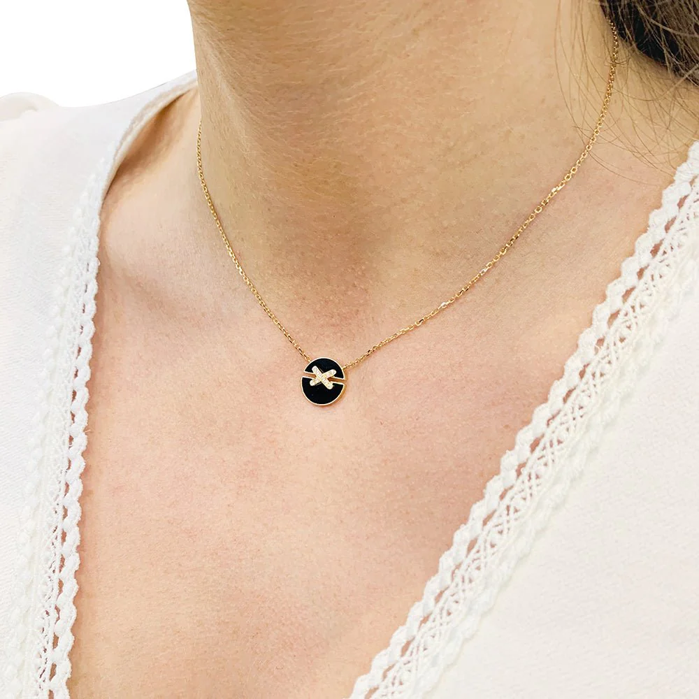 Collier Chaumet ,"Jeux de Liens", or rose, diamants et onyx. - Image 4