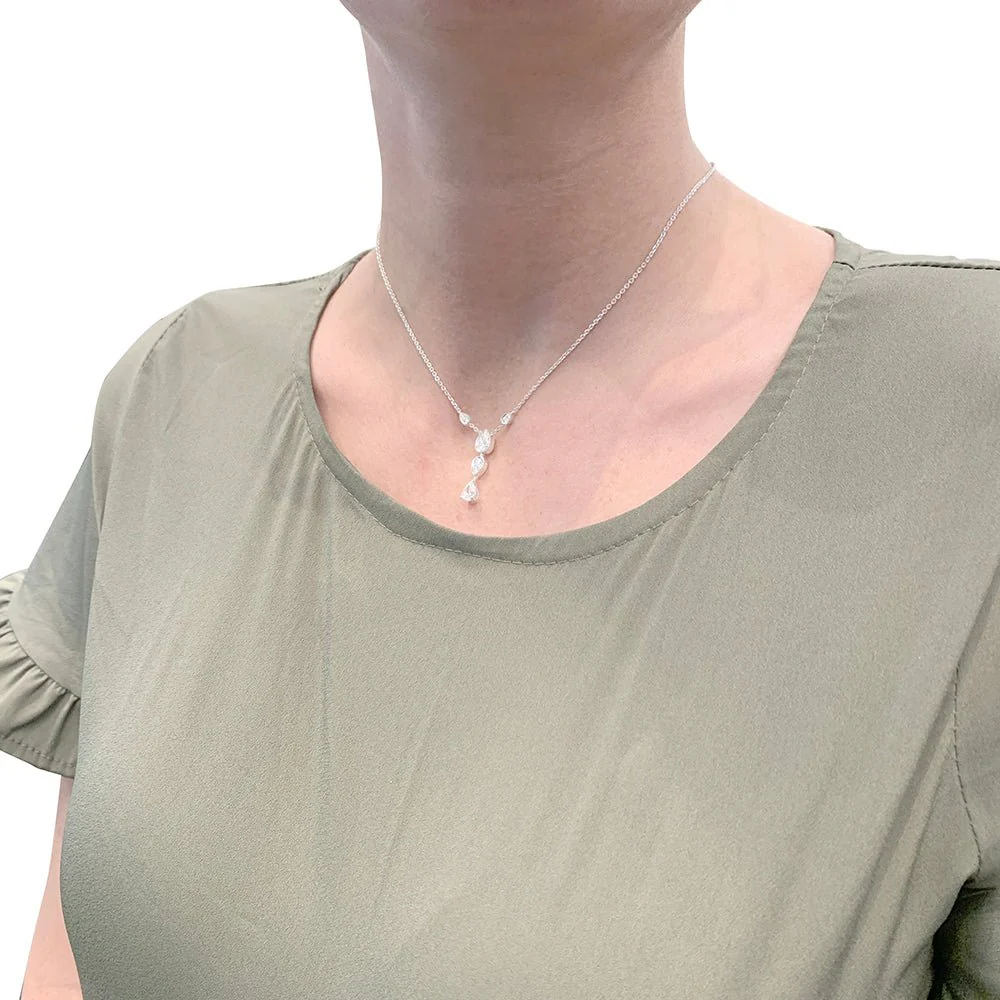 Collier CHAUMET "Joséphine" en or blanc et diamants - Image 5